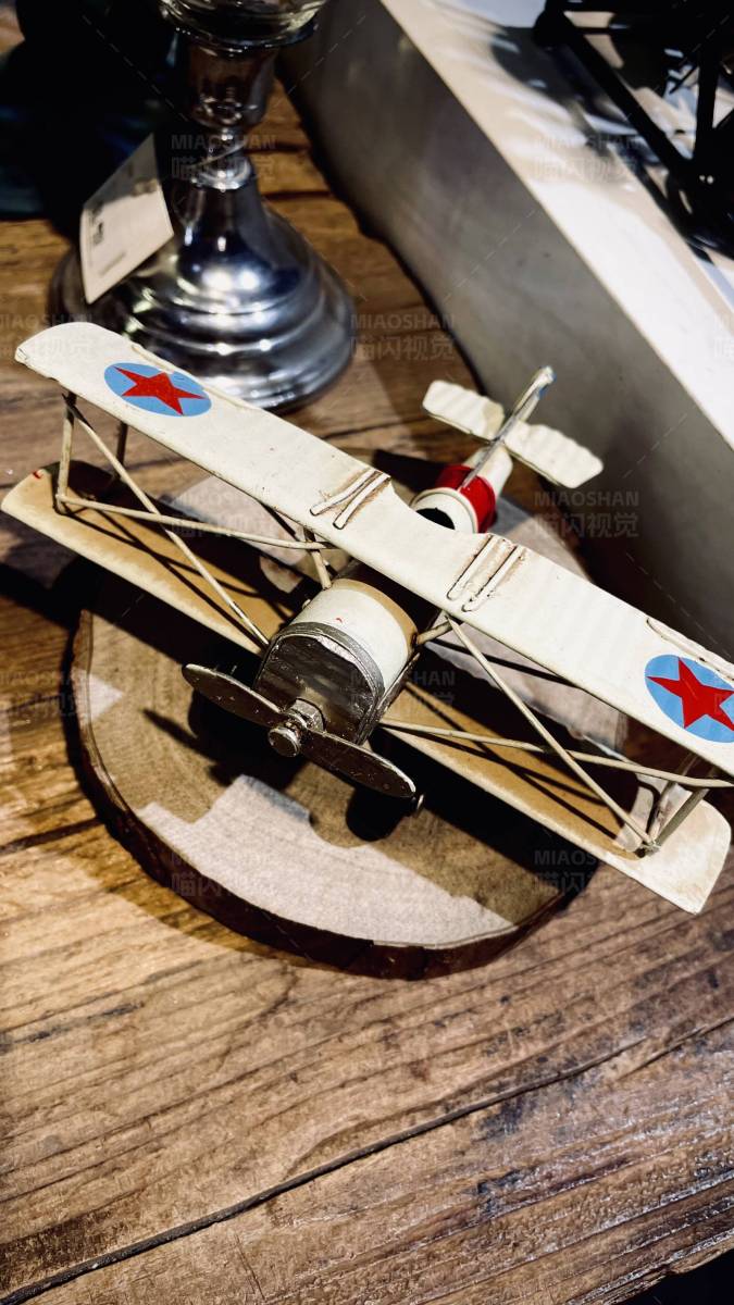 玩具小飞机图片