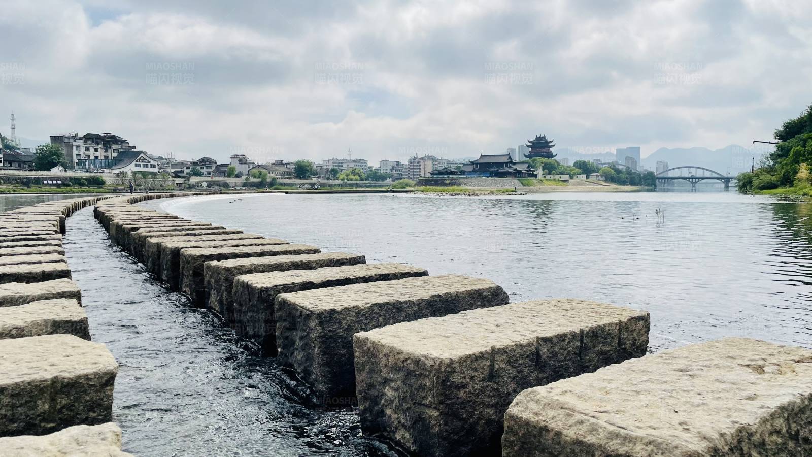 龙泉市留槎洲江景图片