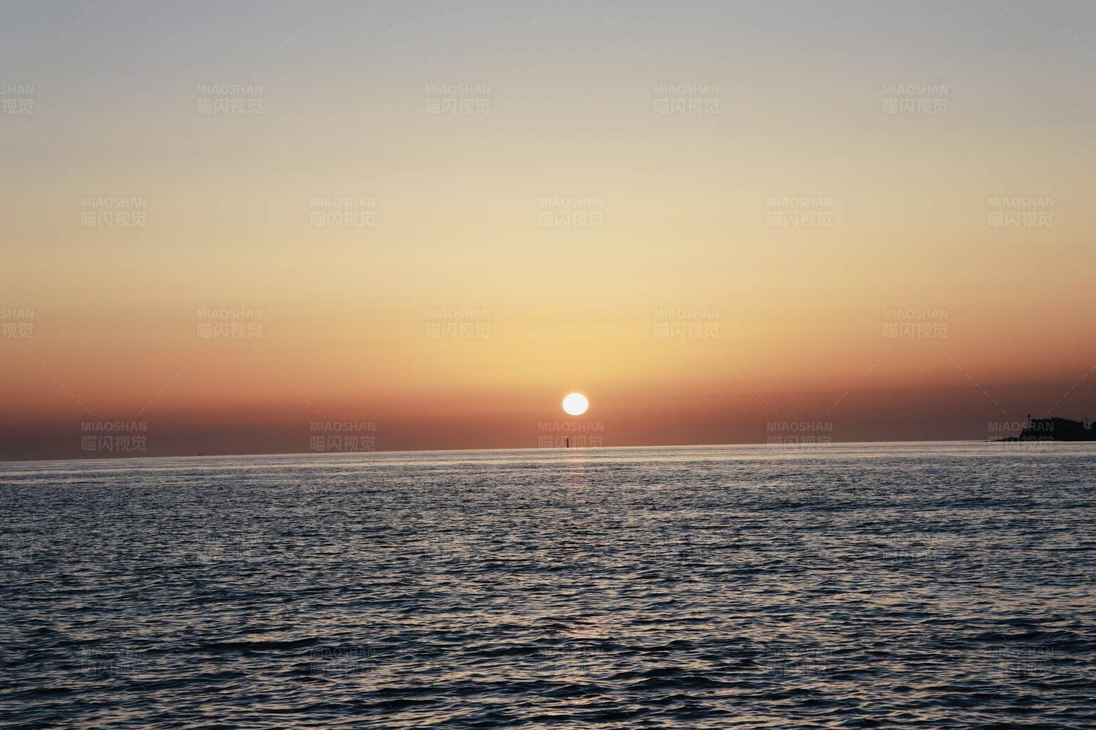 海上日落图片