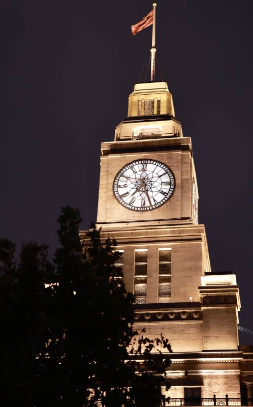 夜幕下的钟楼图片