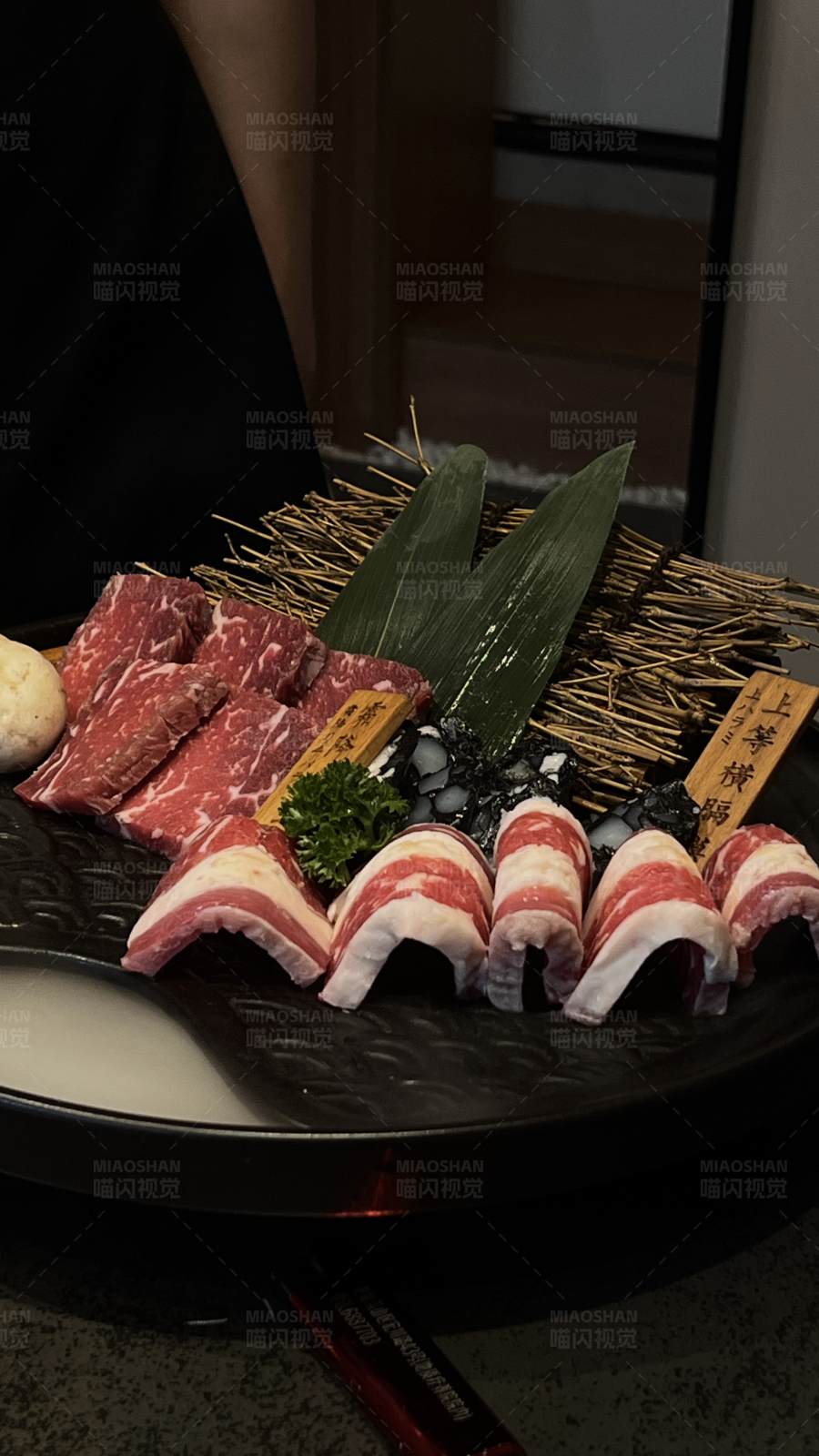 精致日式烤肉拼盘图片