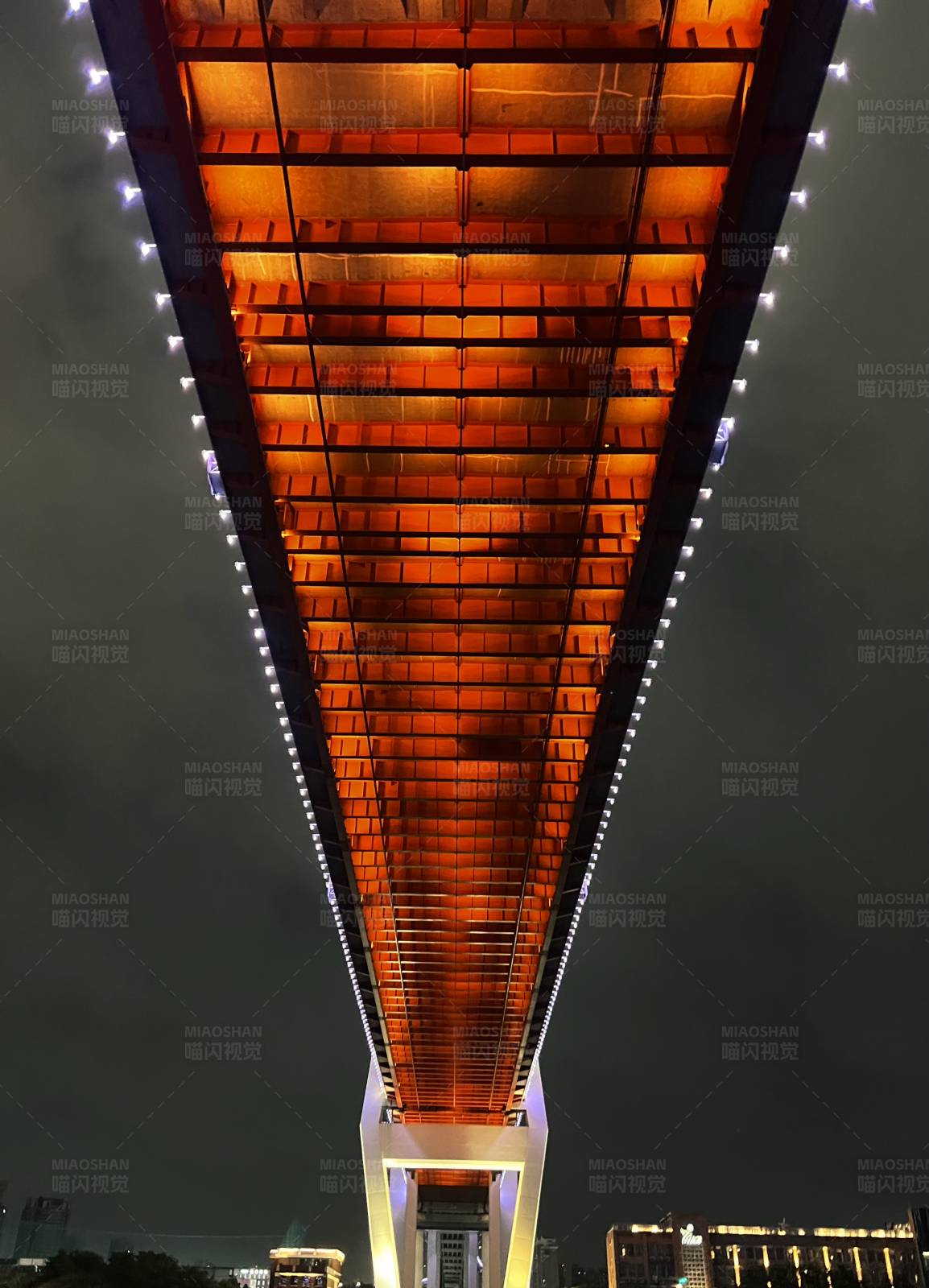 夜幕下的桥梁之美图片