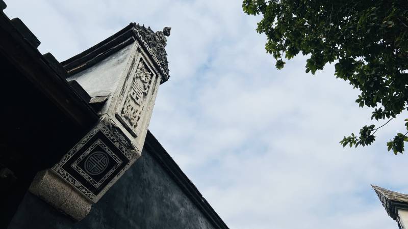 古建筑与天空的对话图片