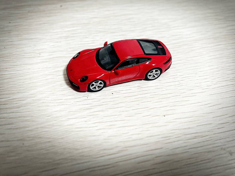 红色跑车模型图片