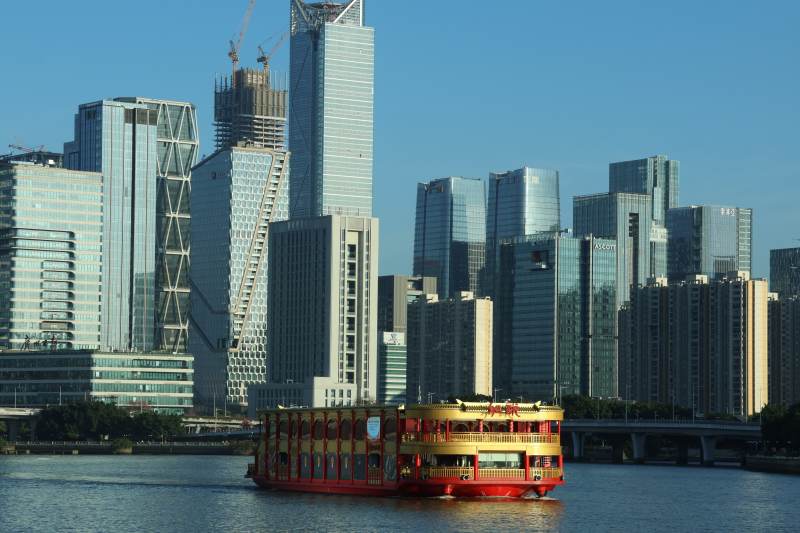 珠江上的红船图片