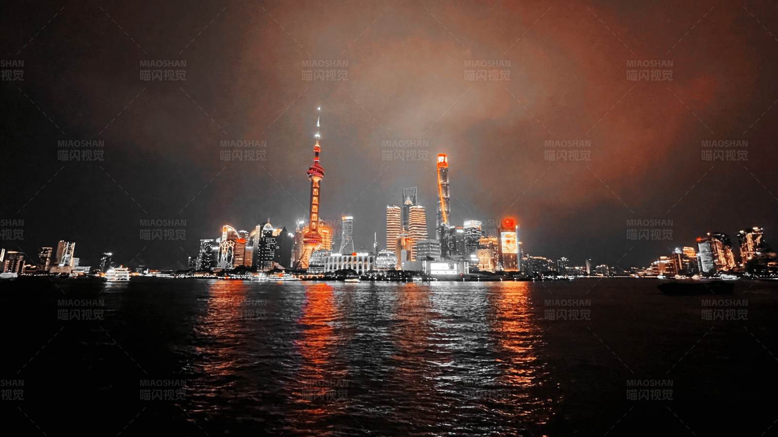 上海夜景 东方明珠塔璀璨夺目图片