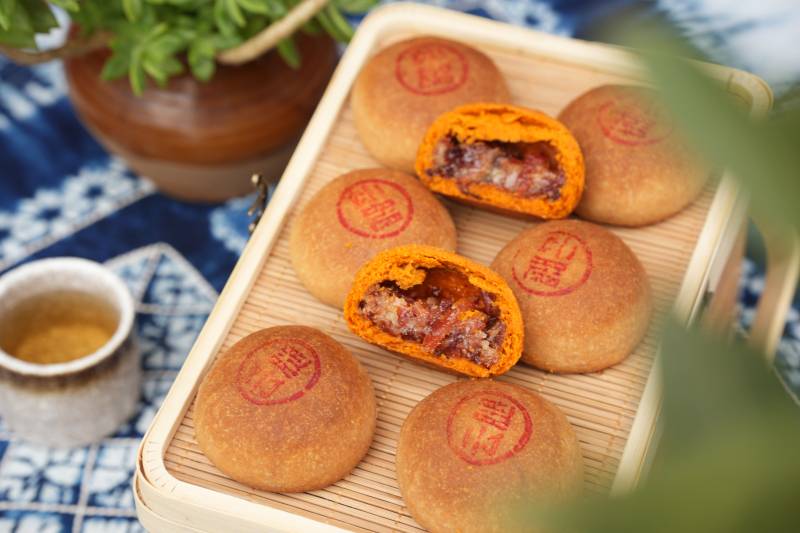 传统糕点 美味的云腿月饼图片