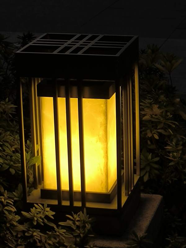 太阳能户外防水庭院灯图片