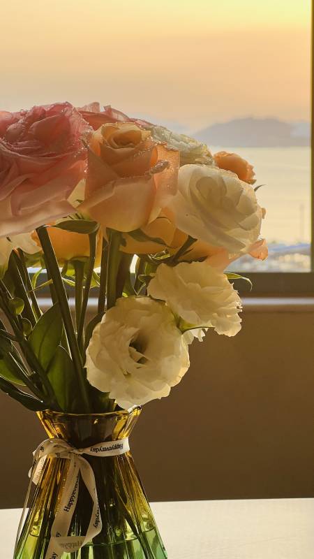 夕阳下的花束图片