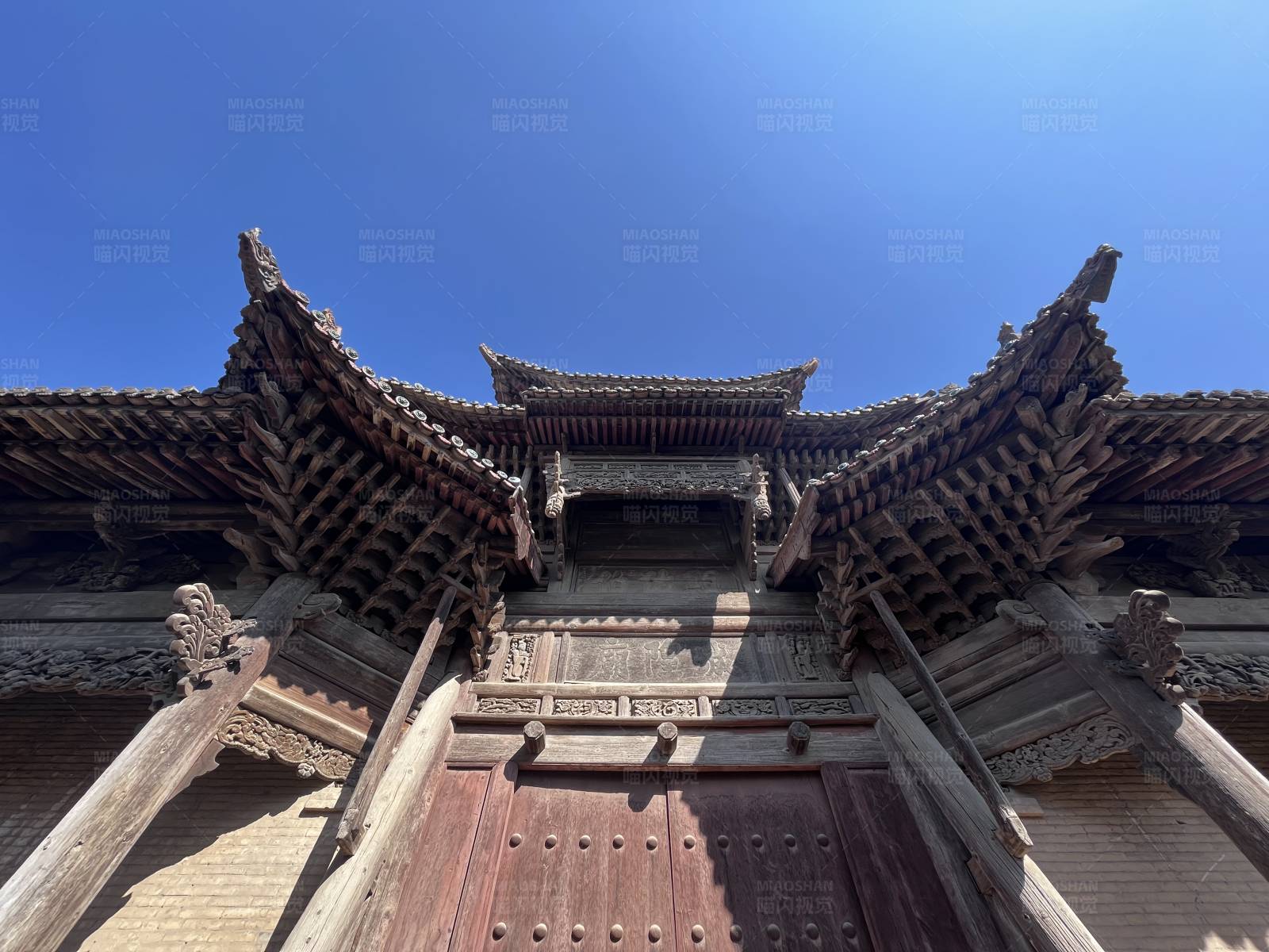 古建筑的宏伟与精致图片