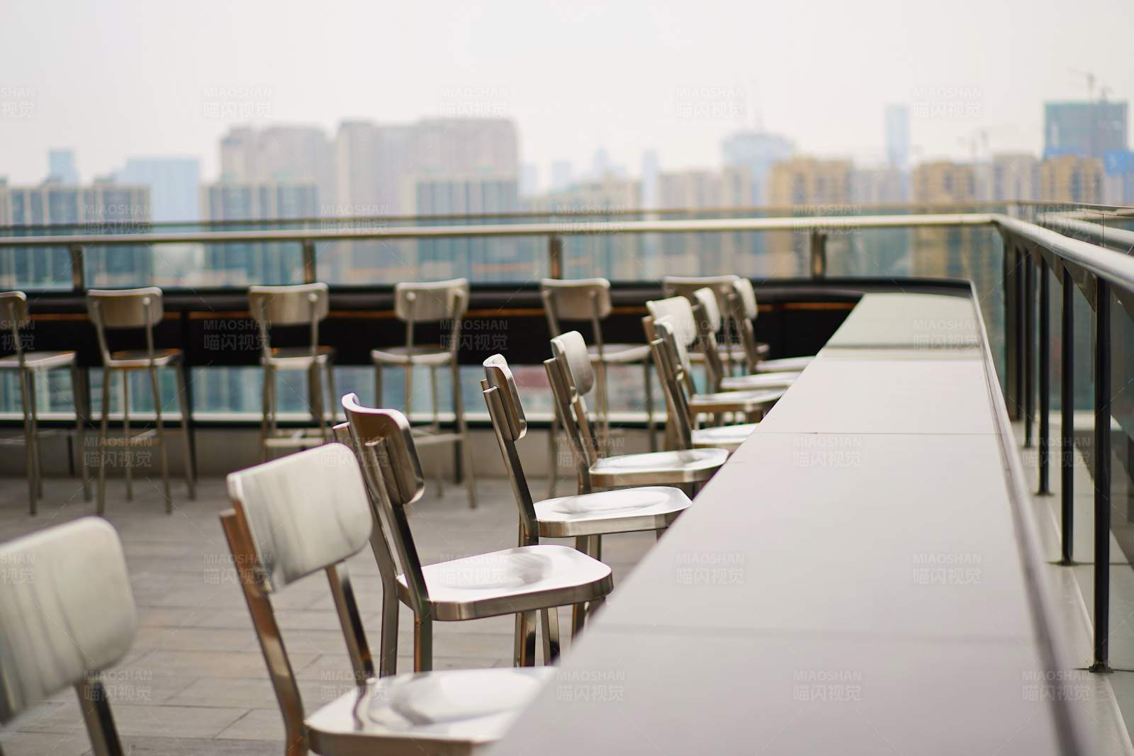 屋顶露天咖啡厅图片