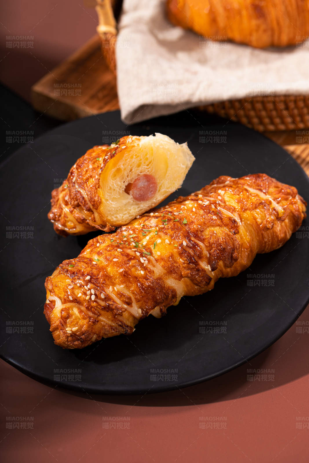 香肠面包 美味的早餐选择图片