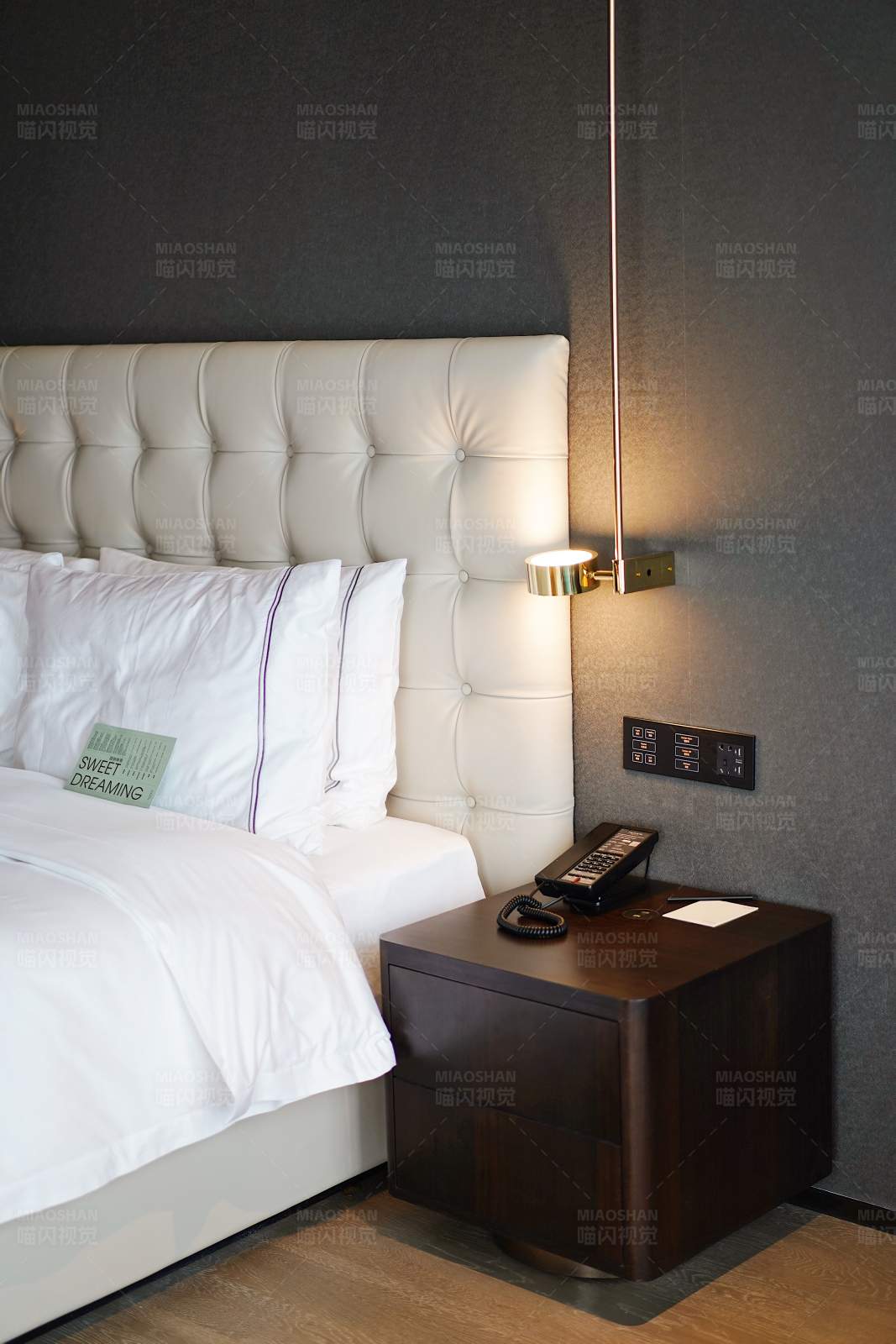 现代简约卧室设计图片