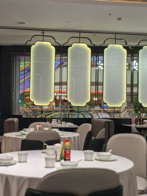 现代餐厅的优雅氛围图片