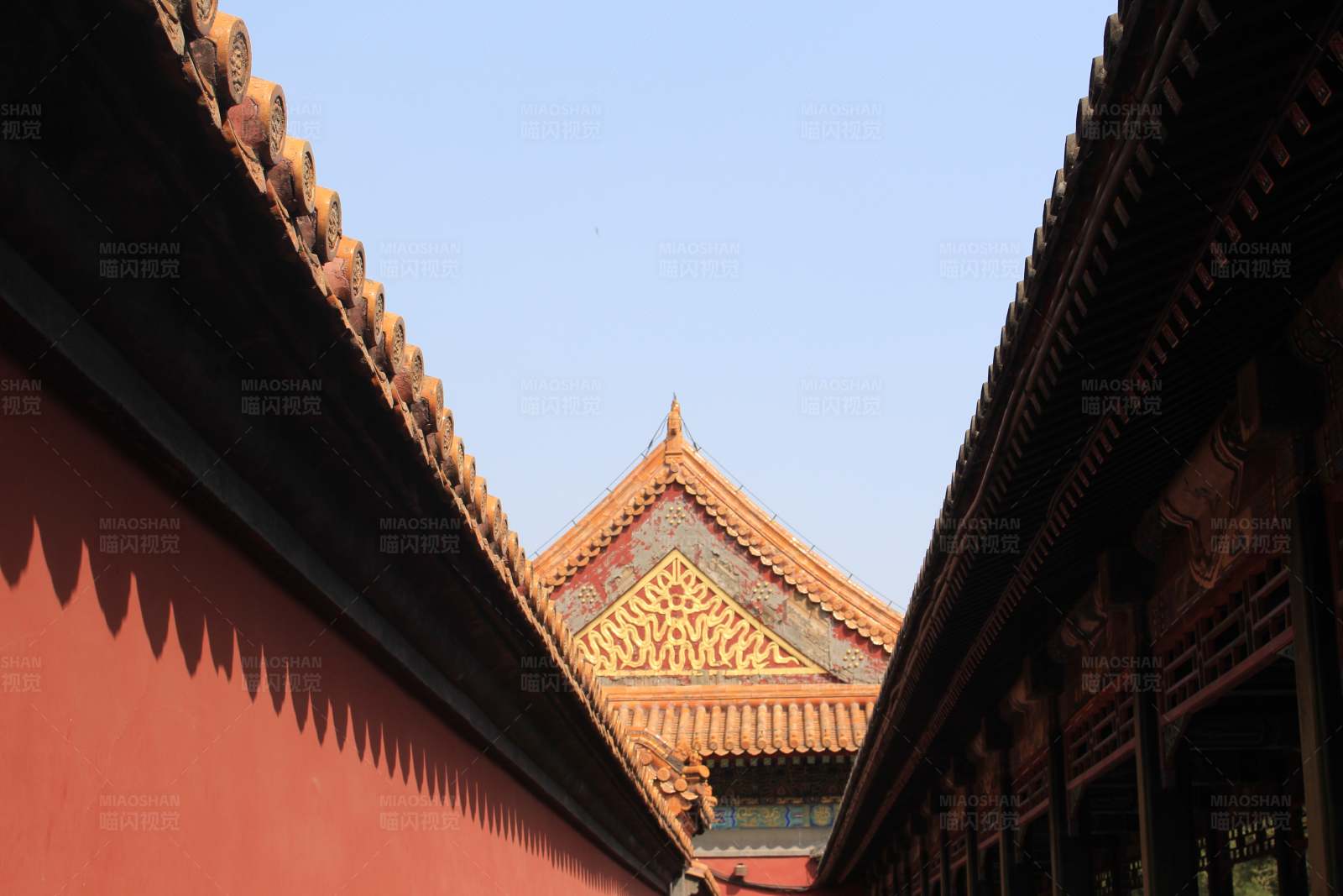 故宫的屋檐图片