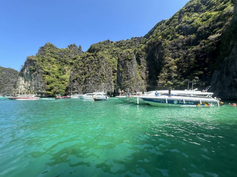 绿宝石海湾的宁静之美图片