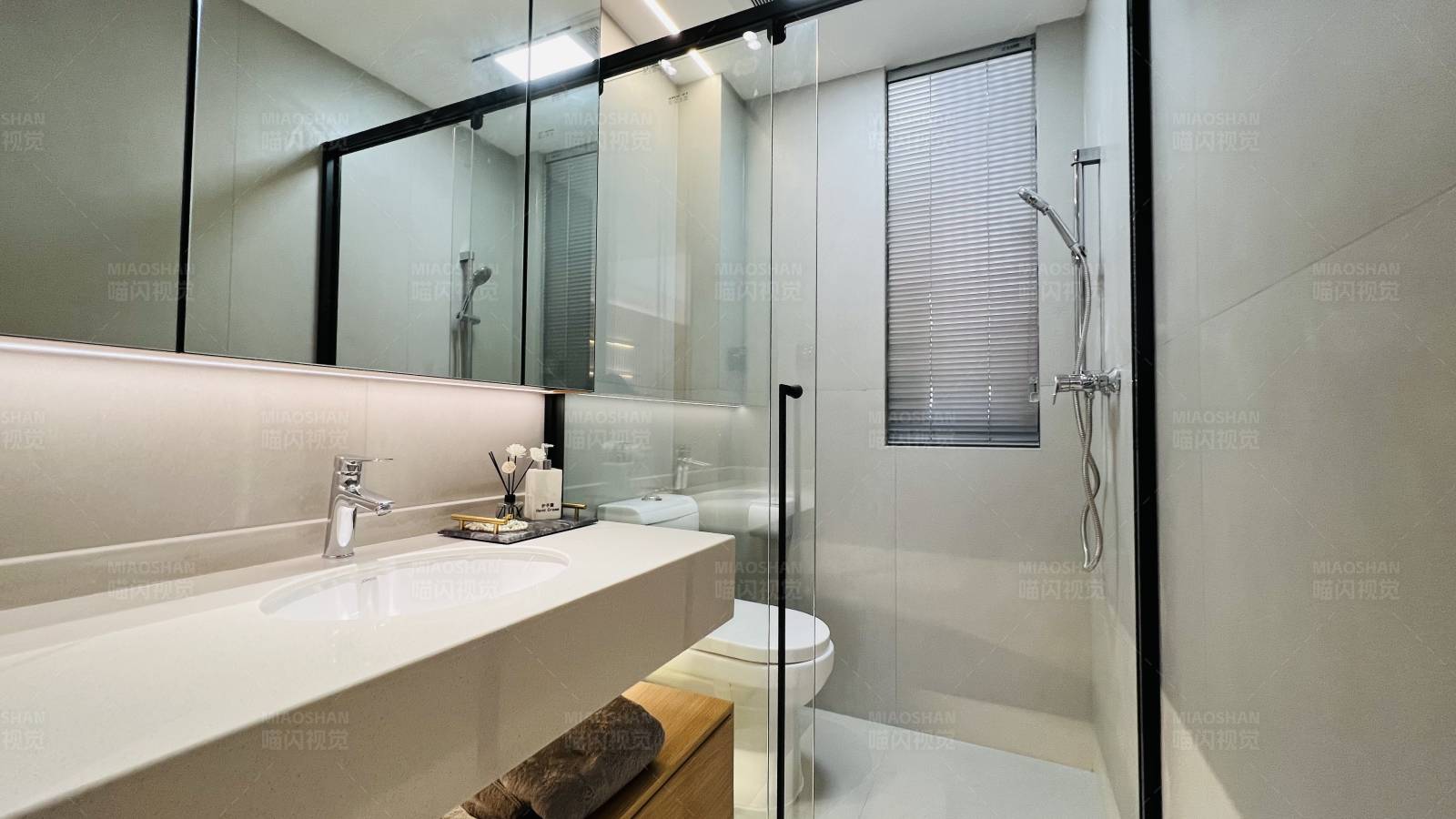 现代简约风格浴室设计图片