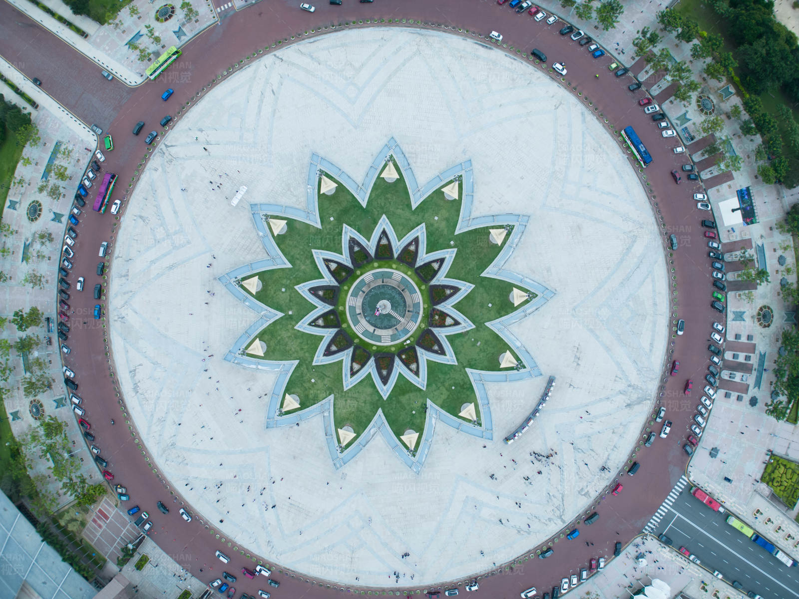 马来西亚粉红清真寺俯瞰视角图片