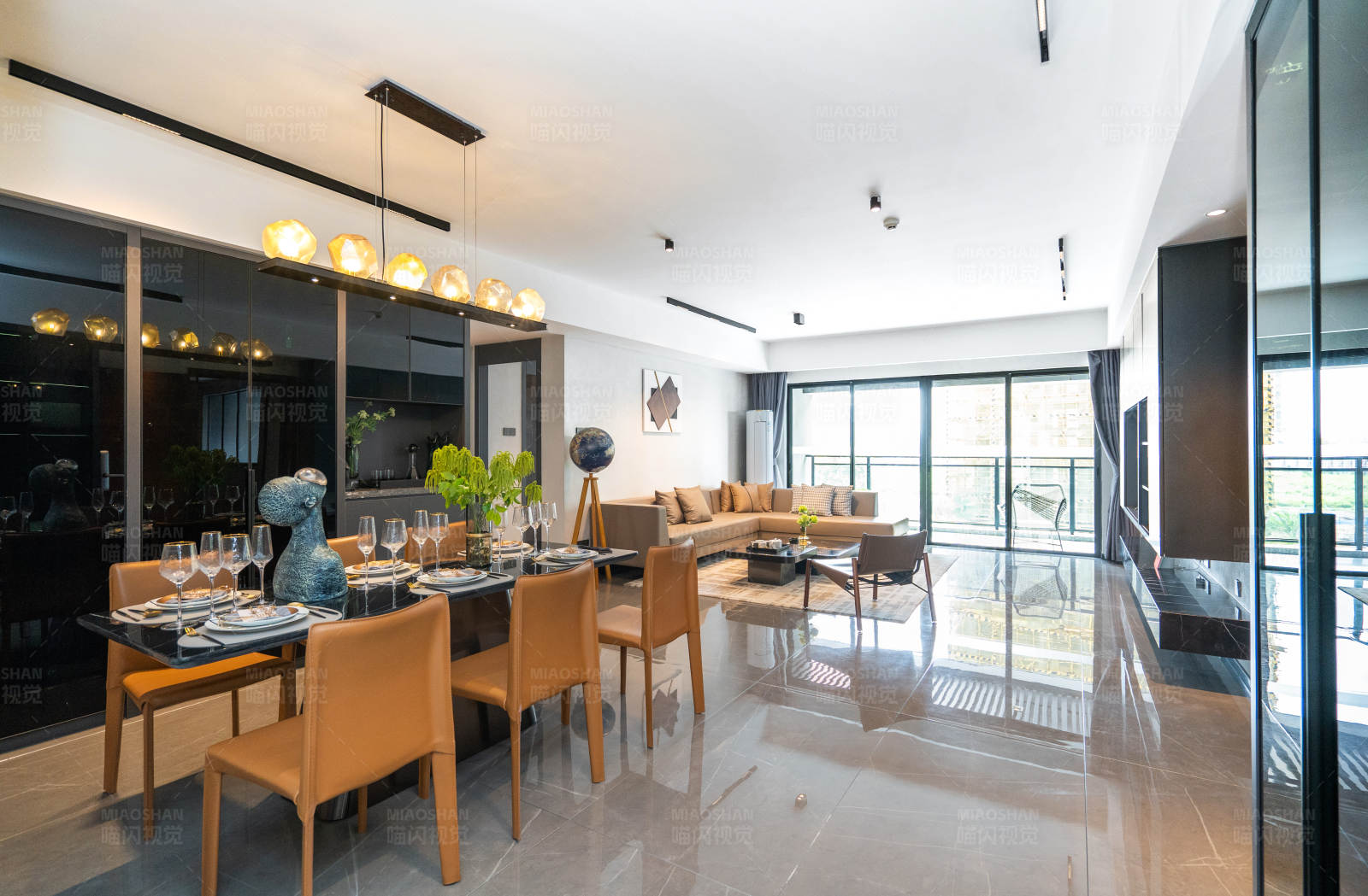 现代豪华公寓室内设计图片