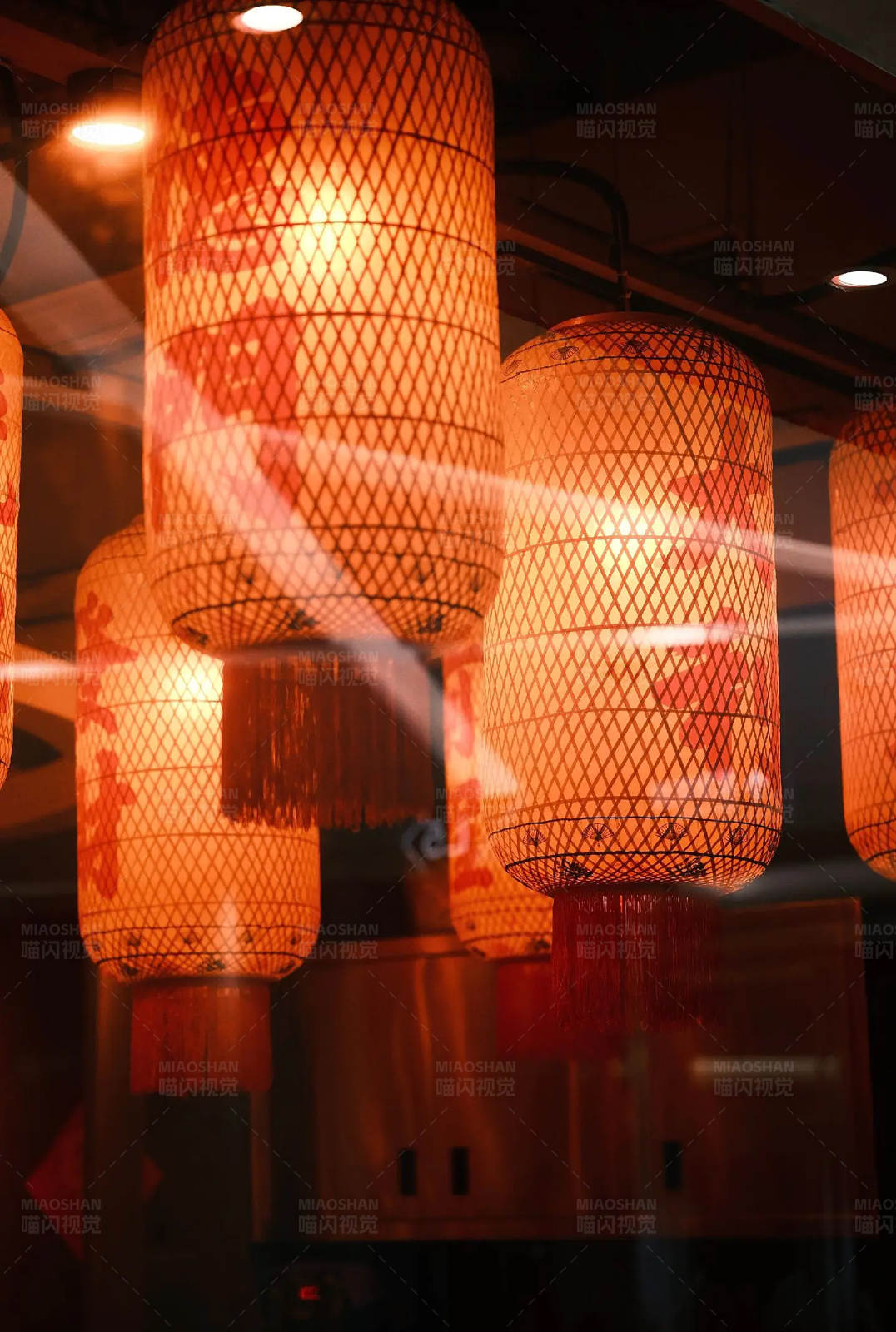 灯笼的光影图片