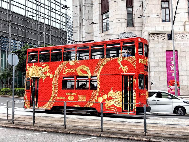 香港红色双层电车图片