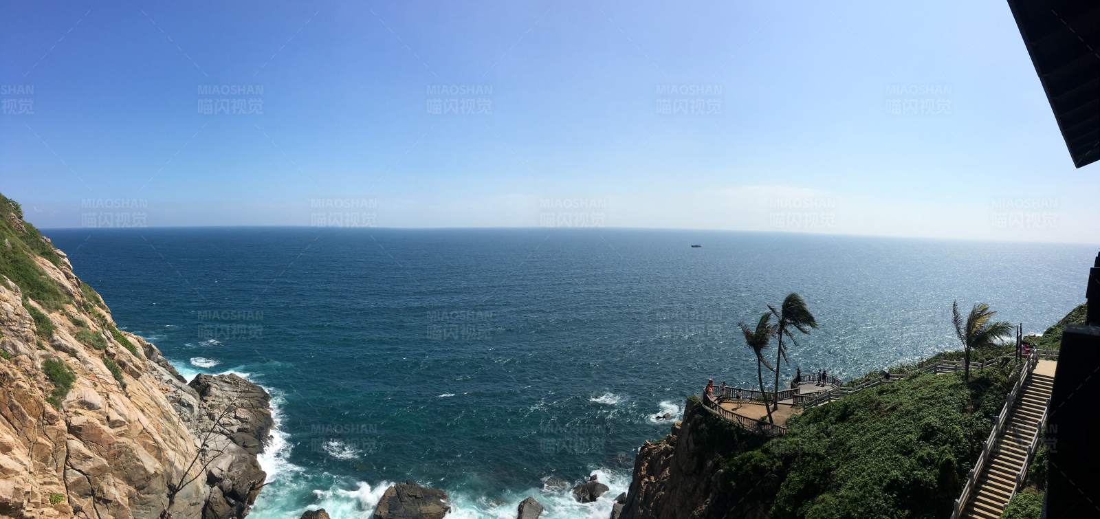 悬崖边的海景图片