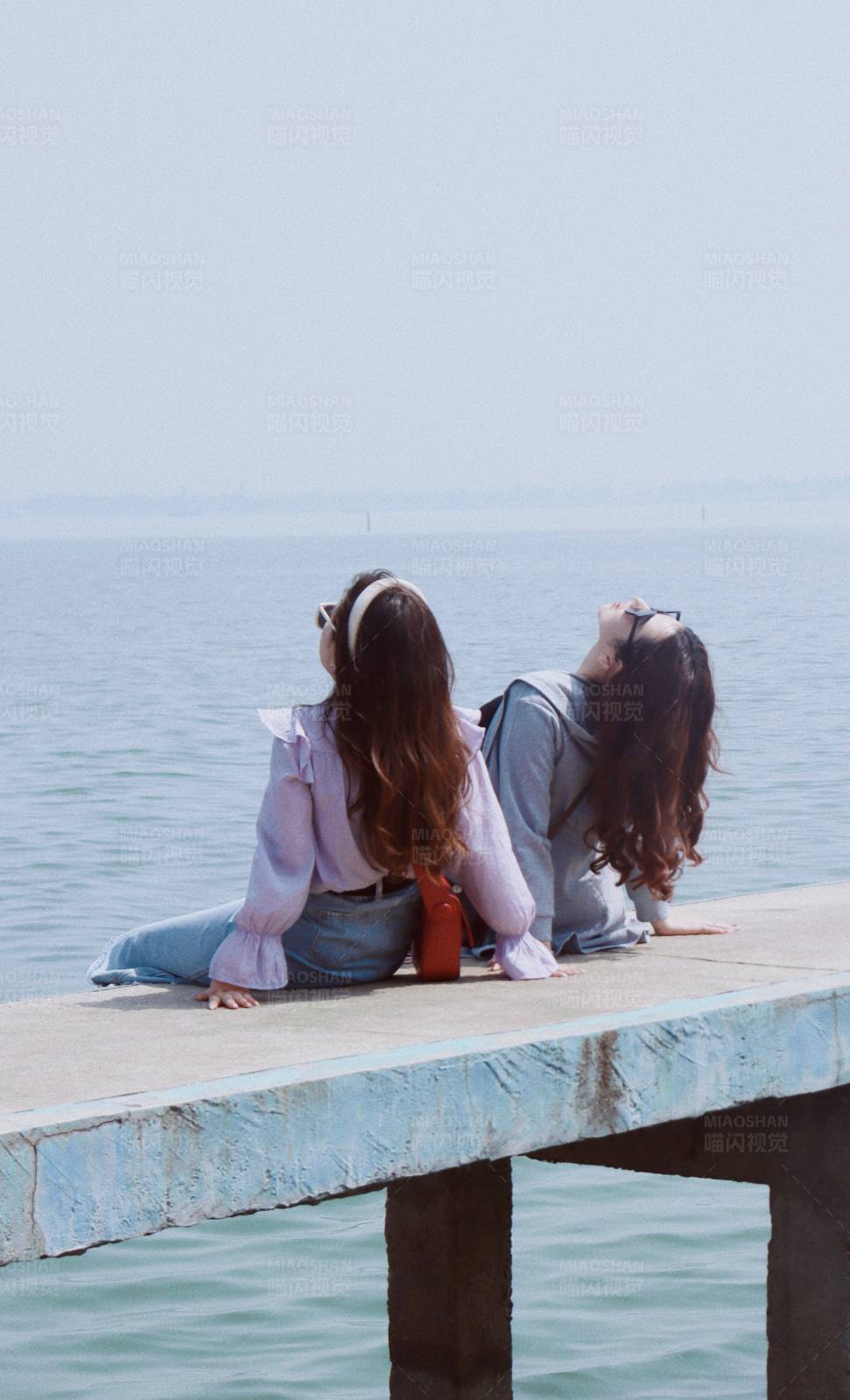 海边的悠闲时光图片