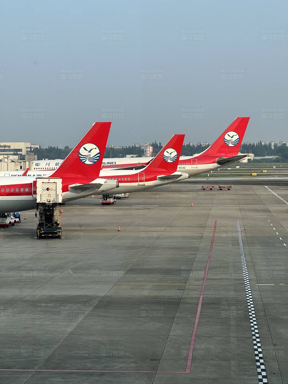 机场停机坪图片