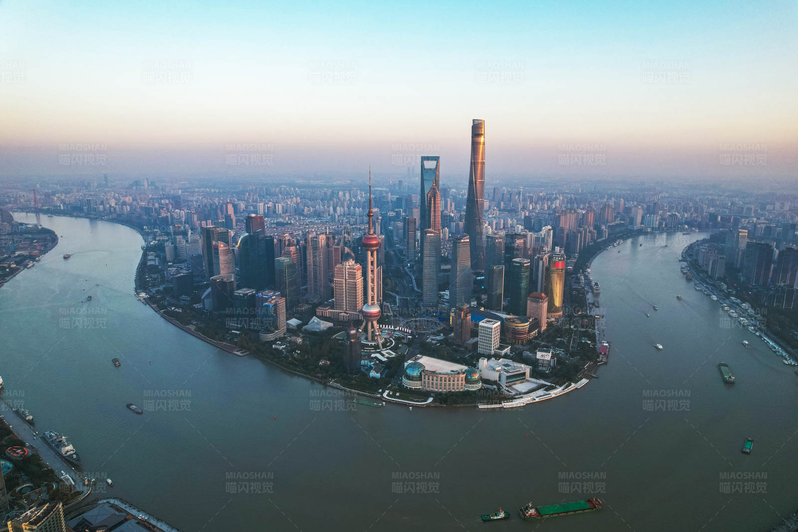 上海陆家嘴金融区图片