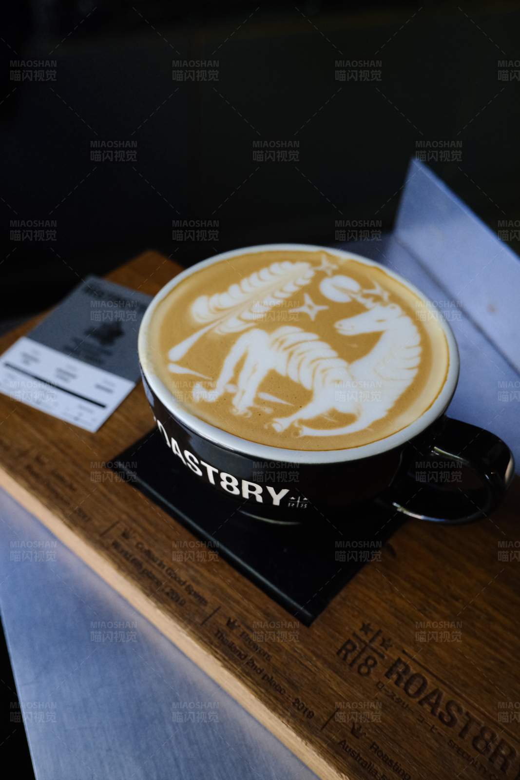 咖啡艺术 杯中的创意世界图片