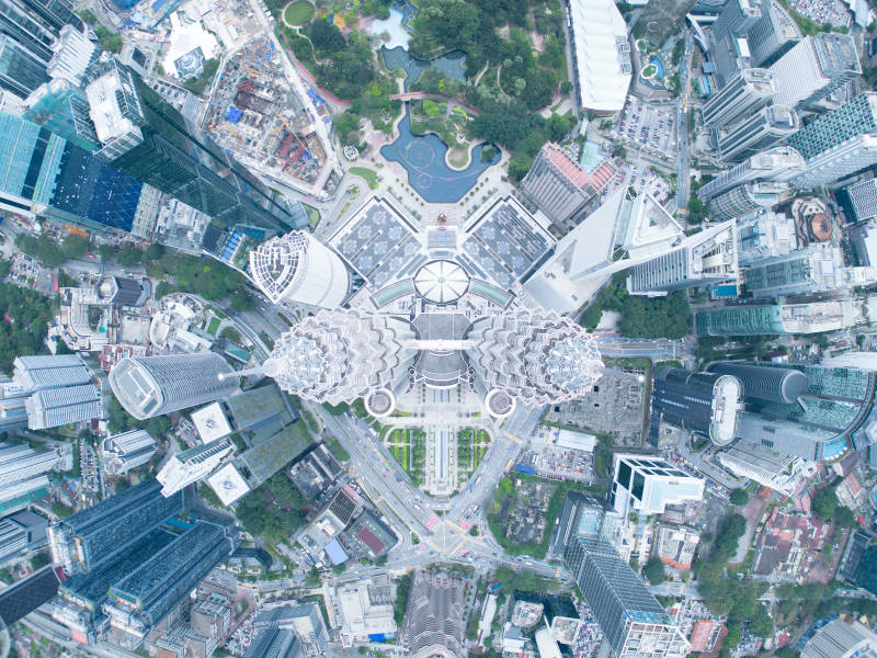 马来西亚吉隆坡双子塔空中俯瞰图图片