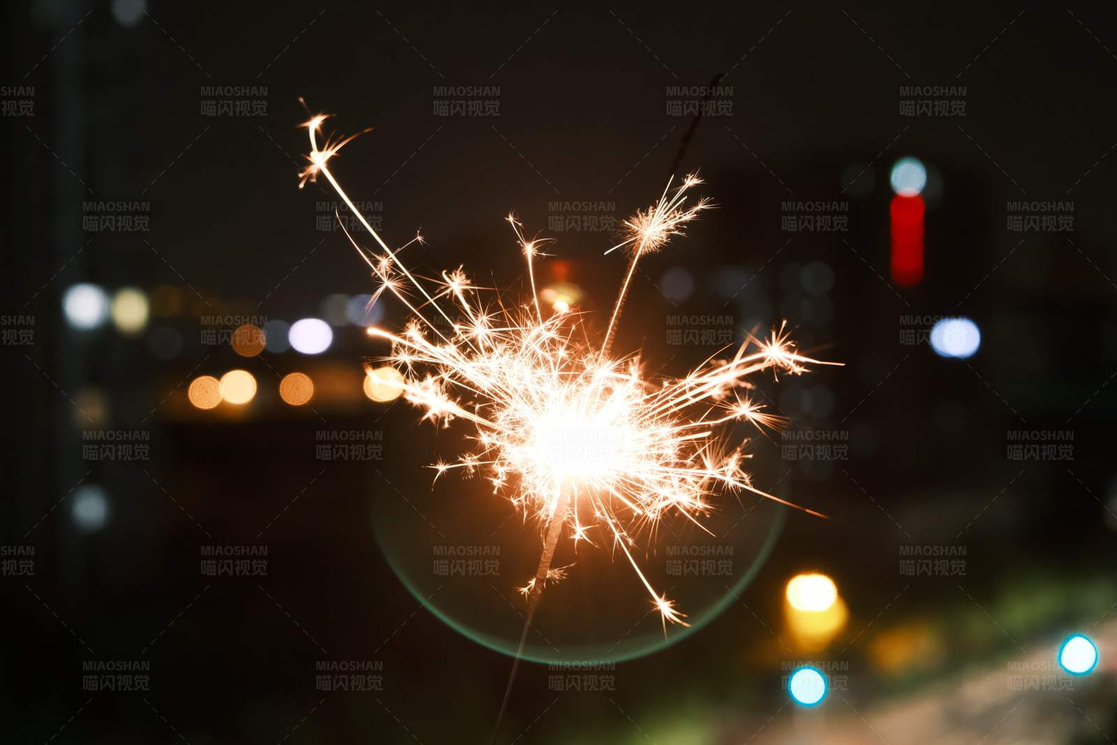 夜空中的烟花图片