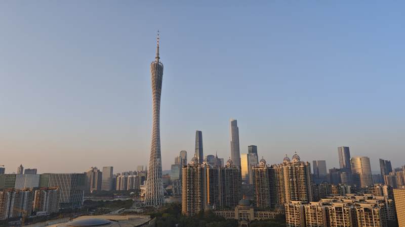 广州塔与城市天际线图片