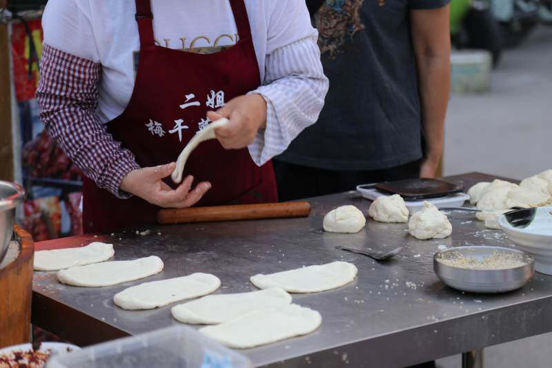 街头美食 手工面团制作图片