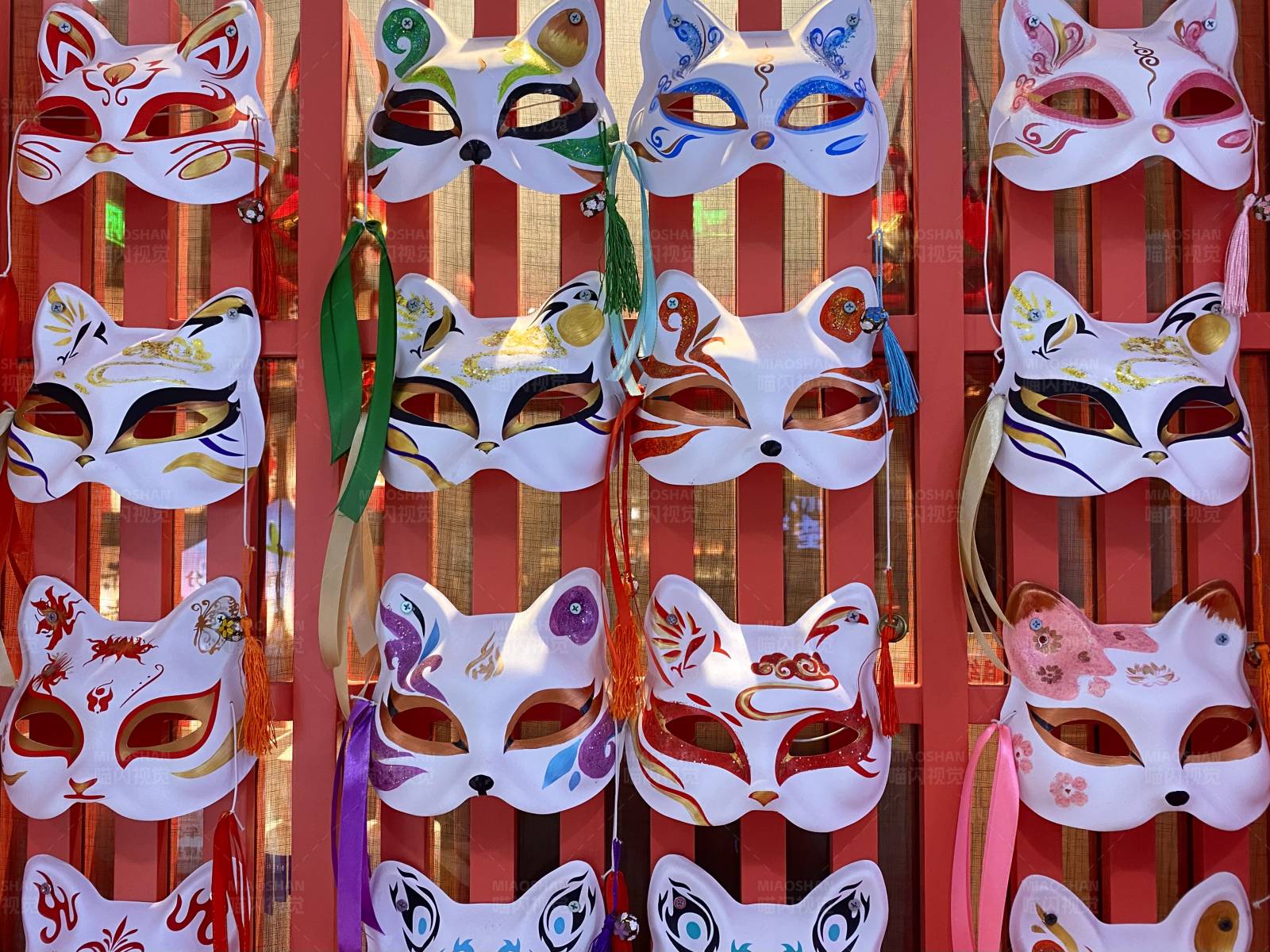 彩色猫脸面具展示图片