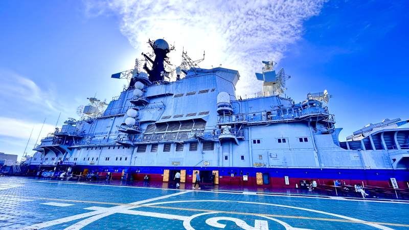 航母甲板上的壮丽景象图片