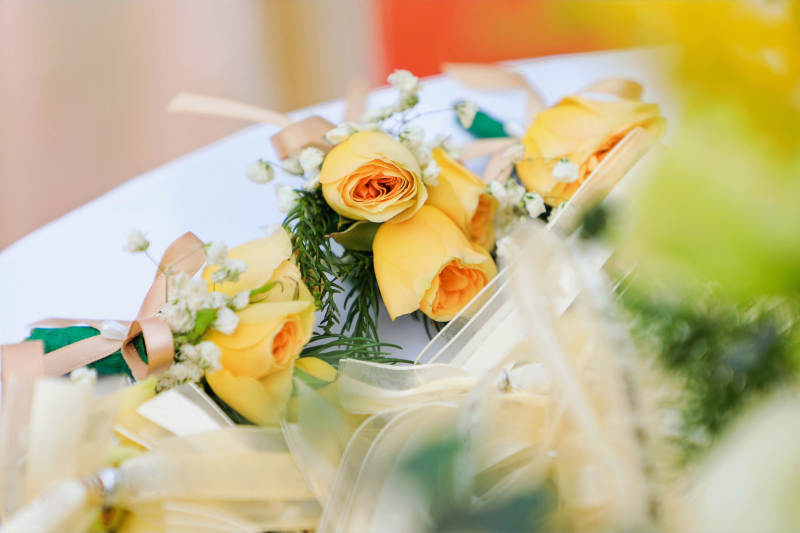 黄色玫瑰花束图片