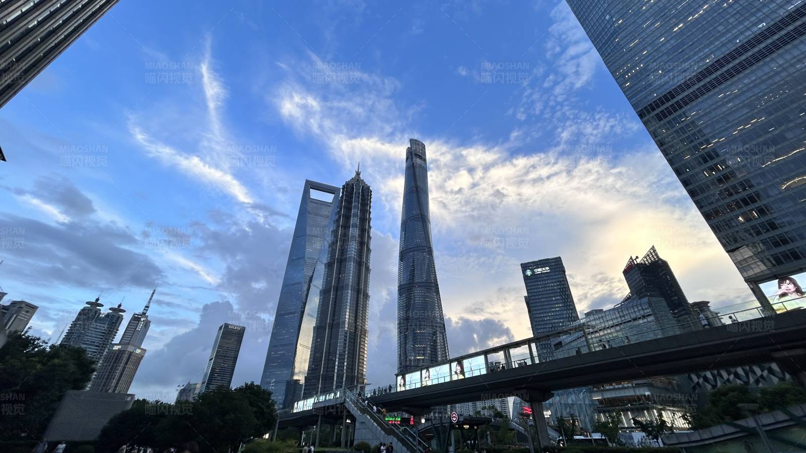 上海陆家嘴金融区图片