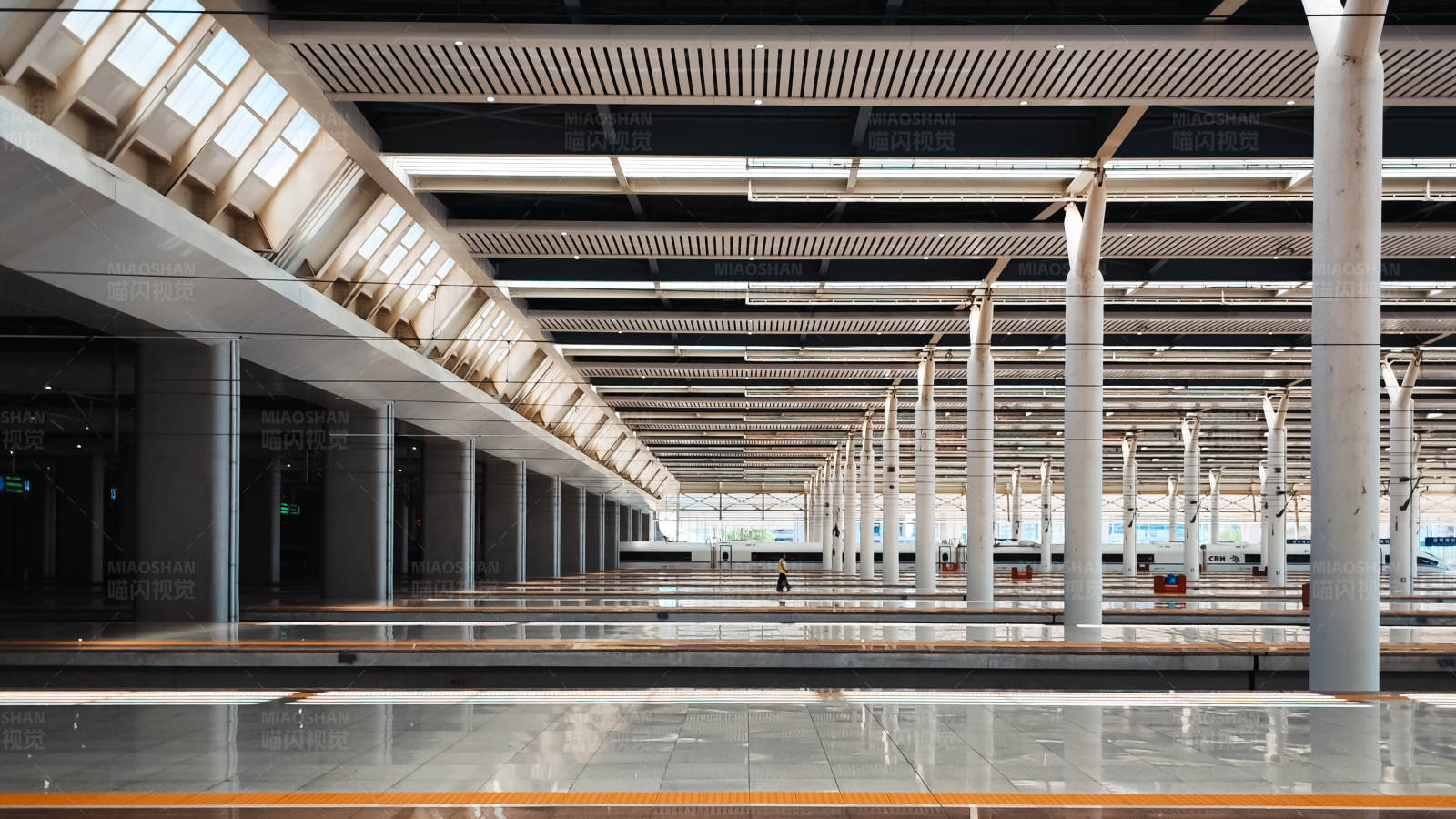 高铁站台图片