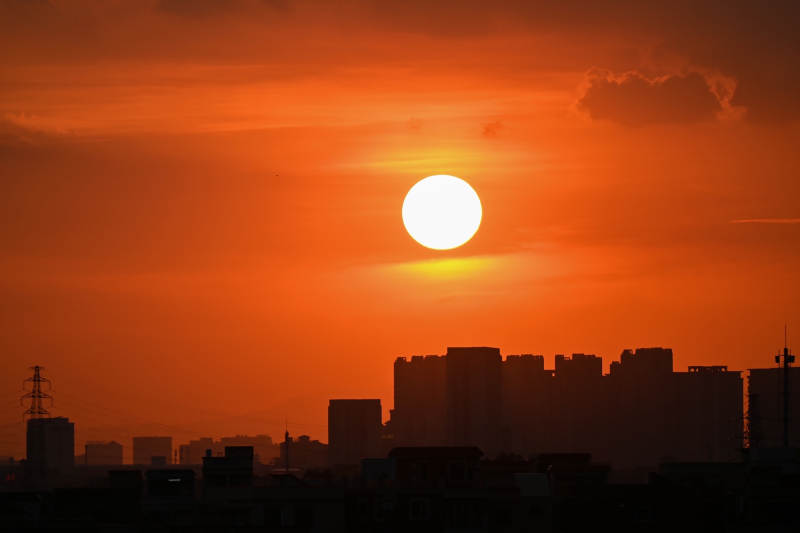 城市剪影夕阳红图片