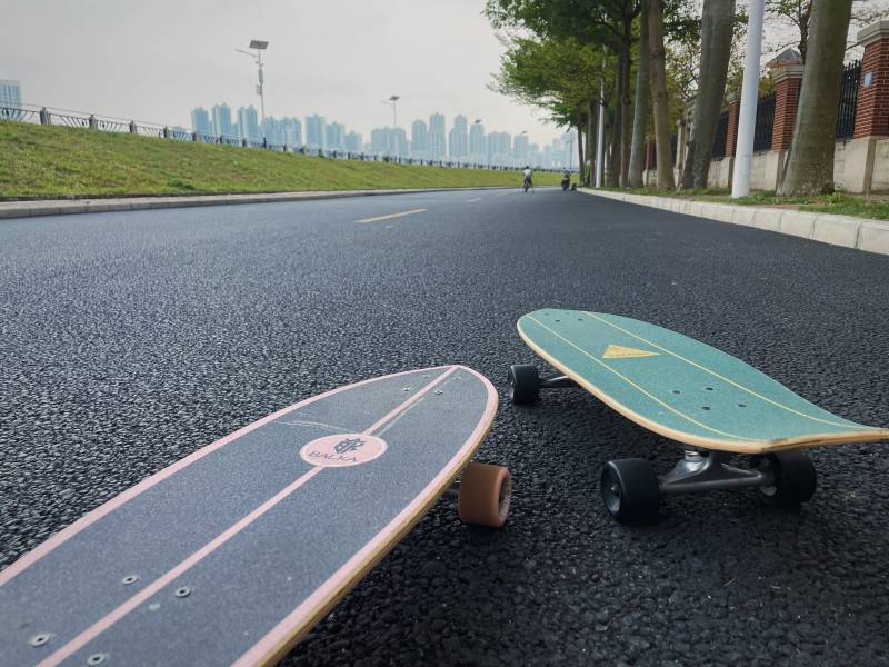 滑板路上的青春图片