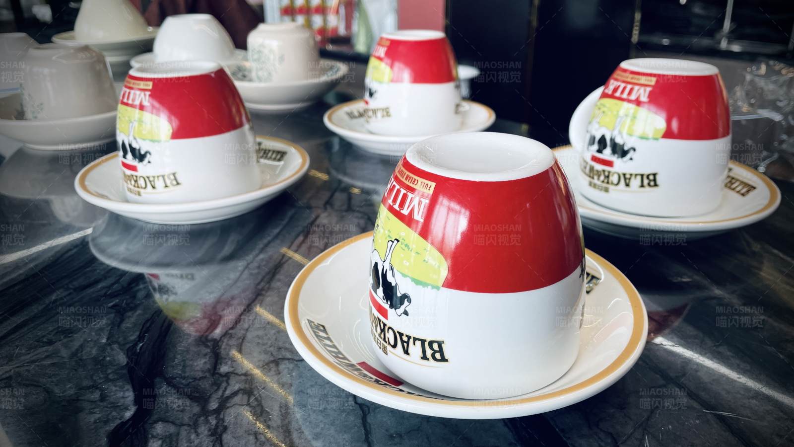 咖啡杯的静谧时光图片