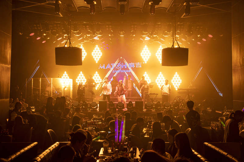 夜店狂欢派对图片