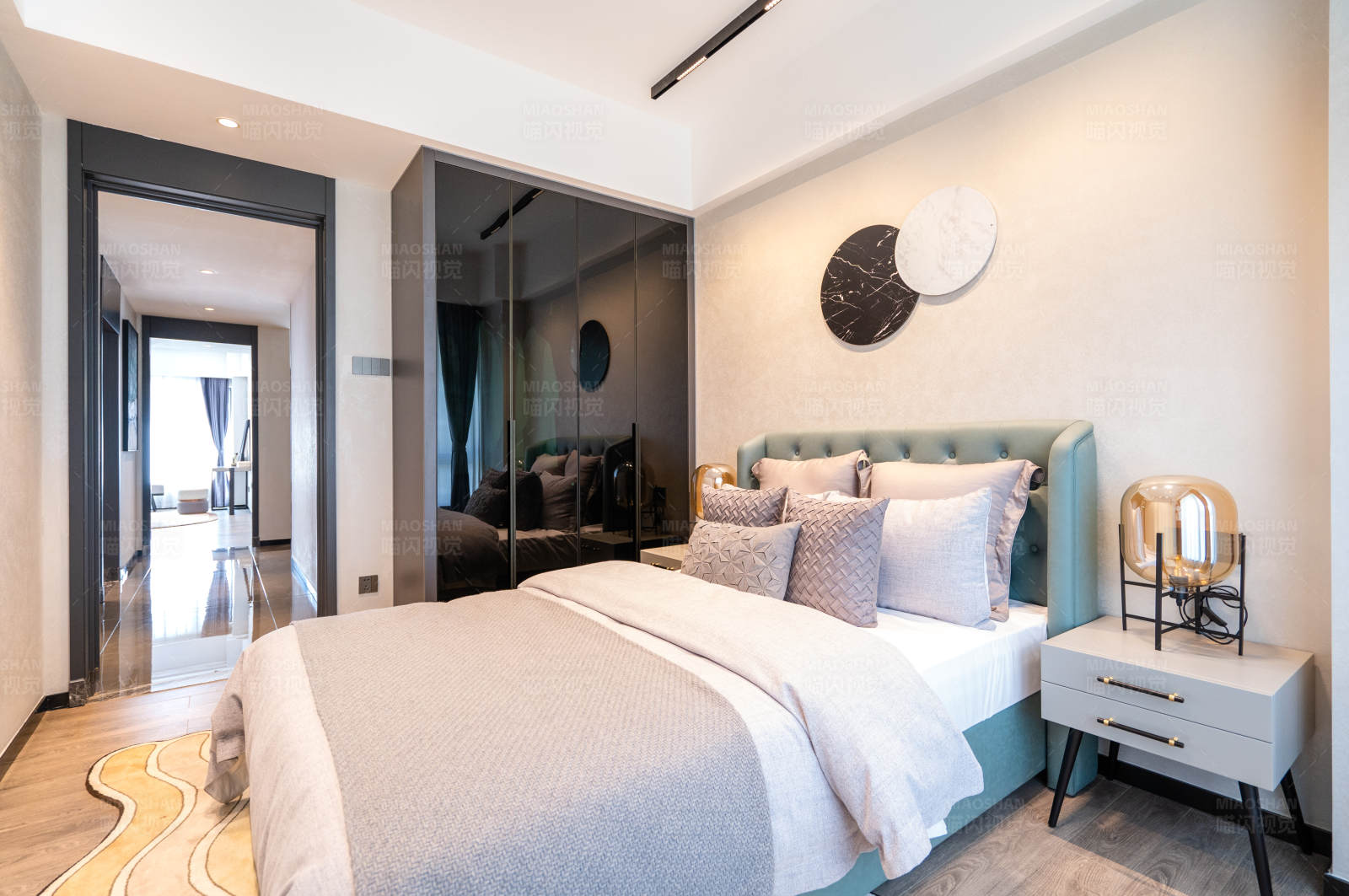 现代简约卧室设计图片