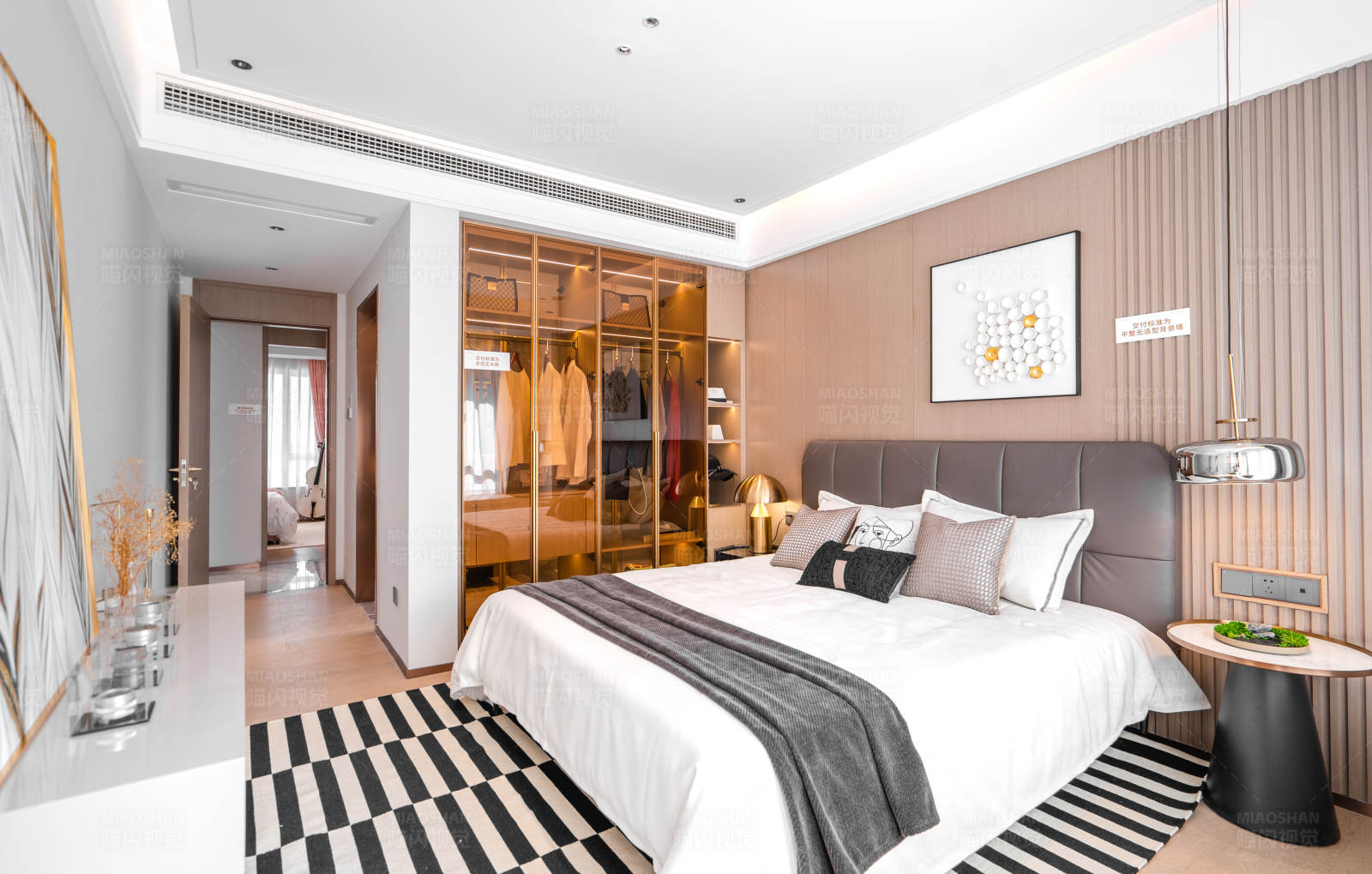 现代简约卧室设计图片