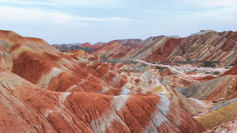 彩虹山的壮丽景色图片
