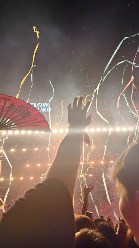 狂欢夜派对图片