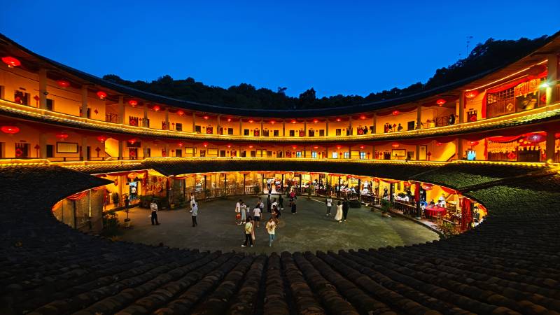土楼夜景图片