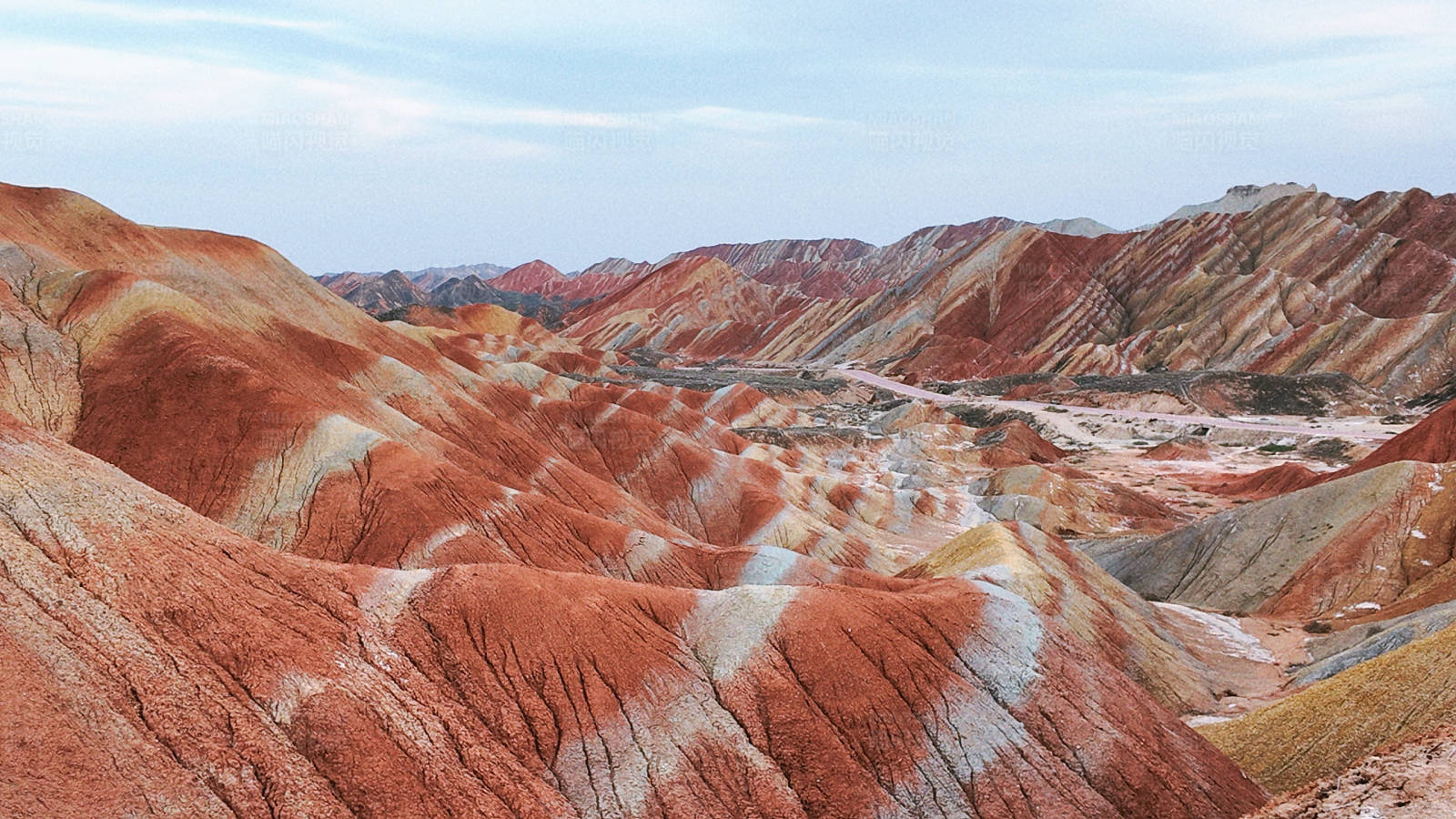 彩虹山的壮丽景色图片