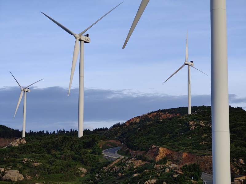 风车山间转 绿能未来光图片